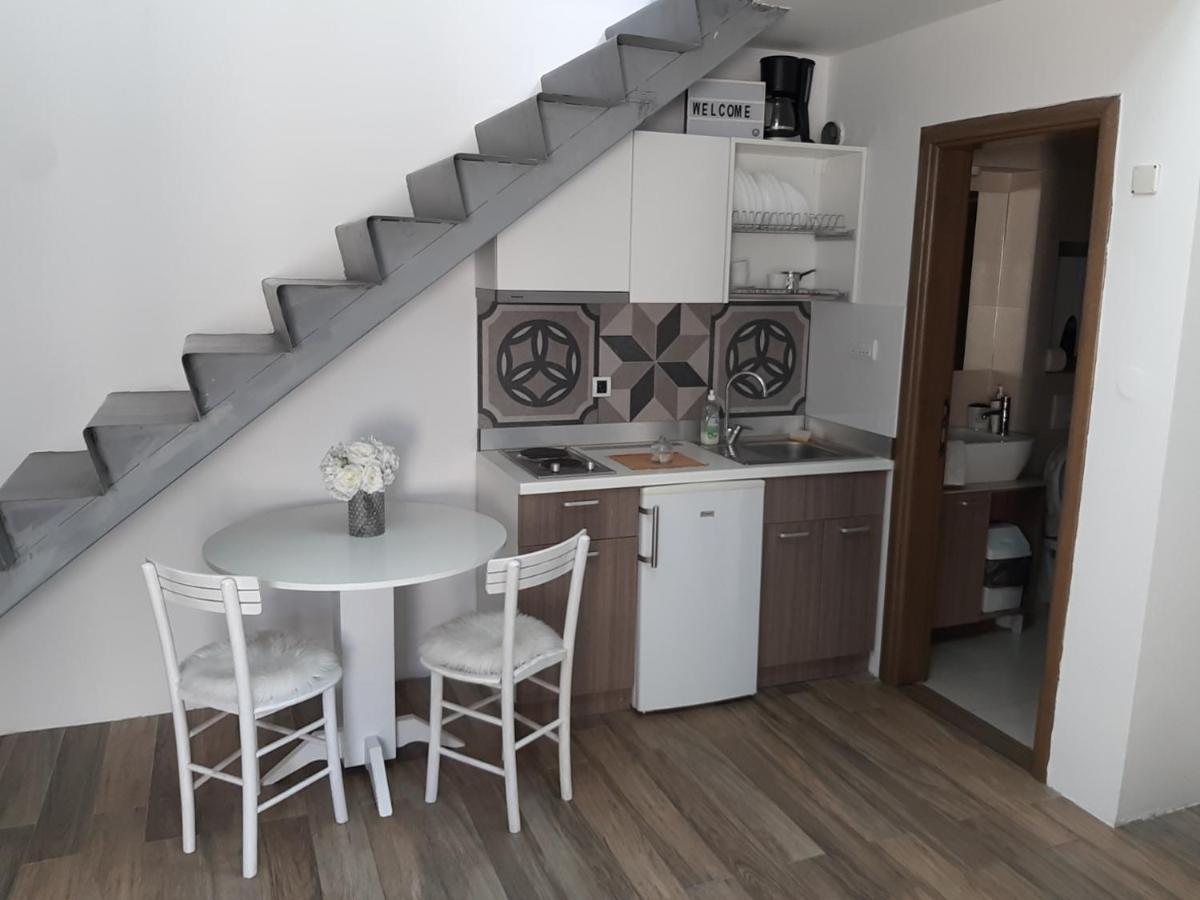 Centar Novi Sad-Apartman No 3 Buitenkant foto